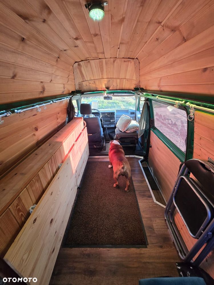 Volkswagen Transporter - 8