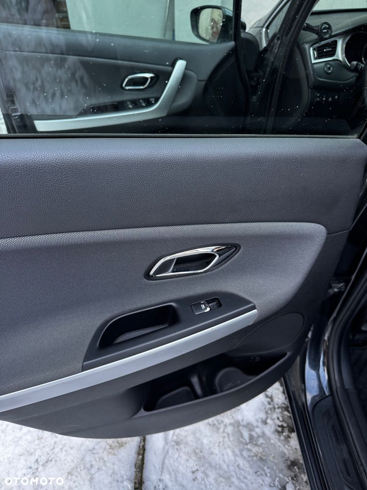 Kia Ceed 1.6 CRDi 136 ISG Dream Team Edition - 10