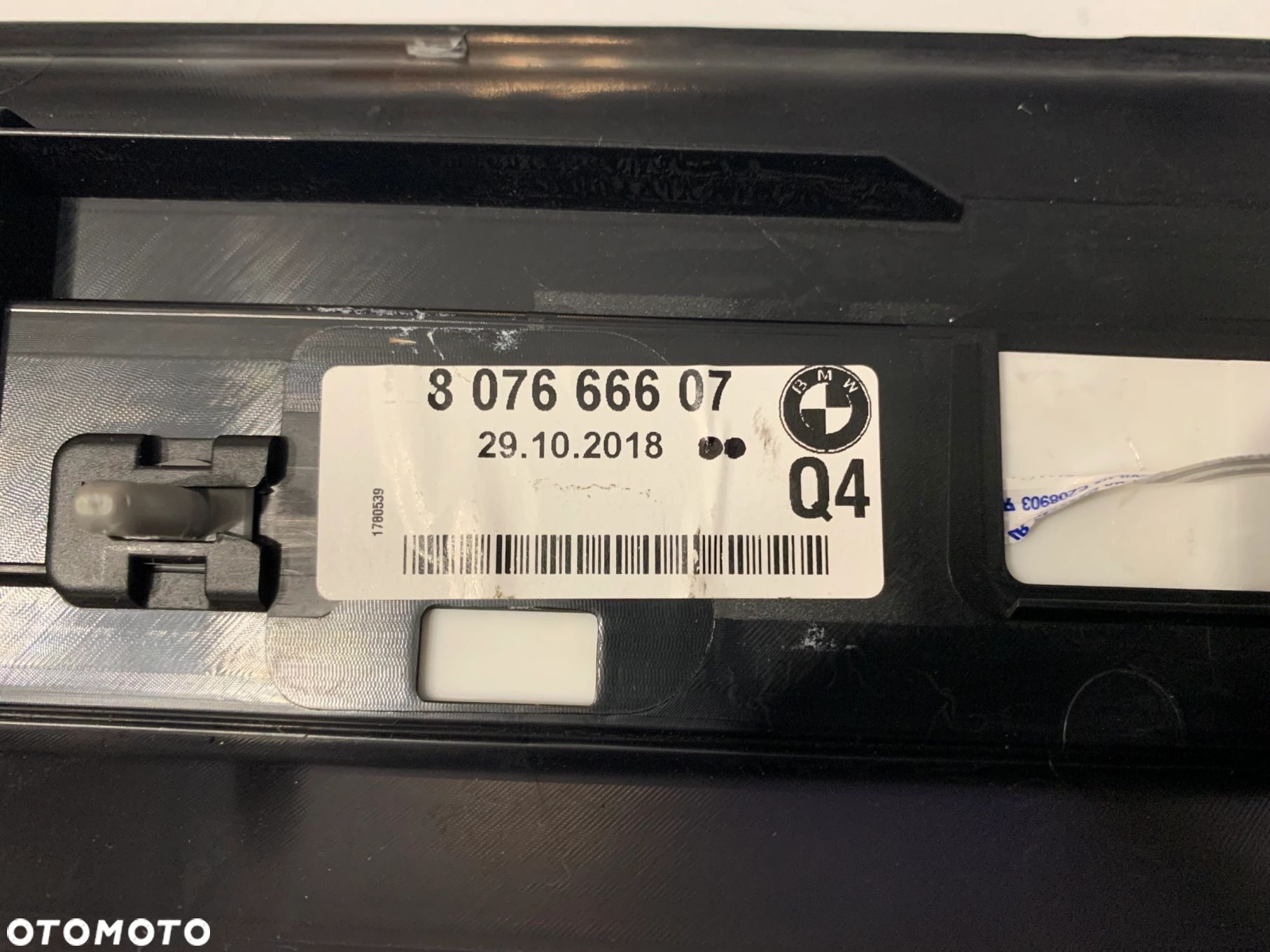 LISTWY PROGOWE NAKŁADKI LEWA PRAWA M-PAKIET LED BMW 8 G14 8076666 8076665 - 6