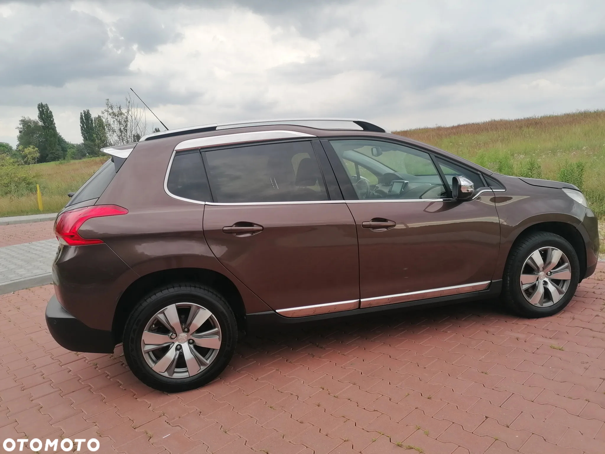 Peugeot 2008 1.6 e-HDi Allure S&S - 5