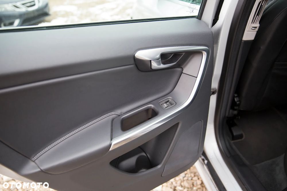 Volvo XC 60 D3 Inscription - 11