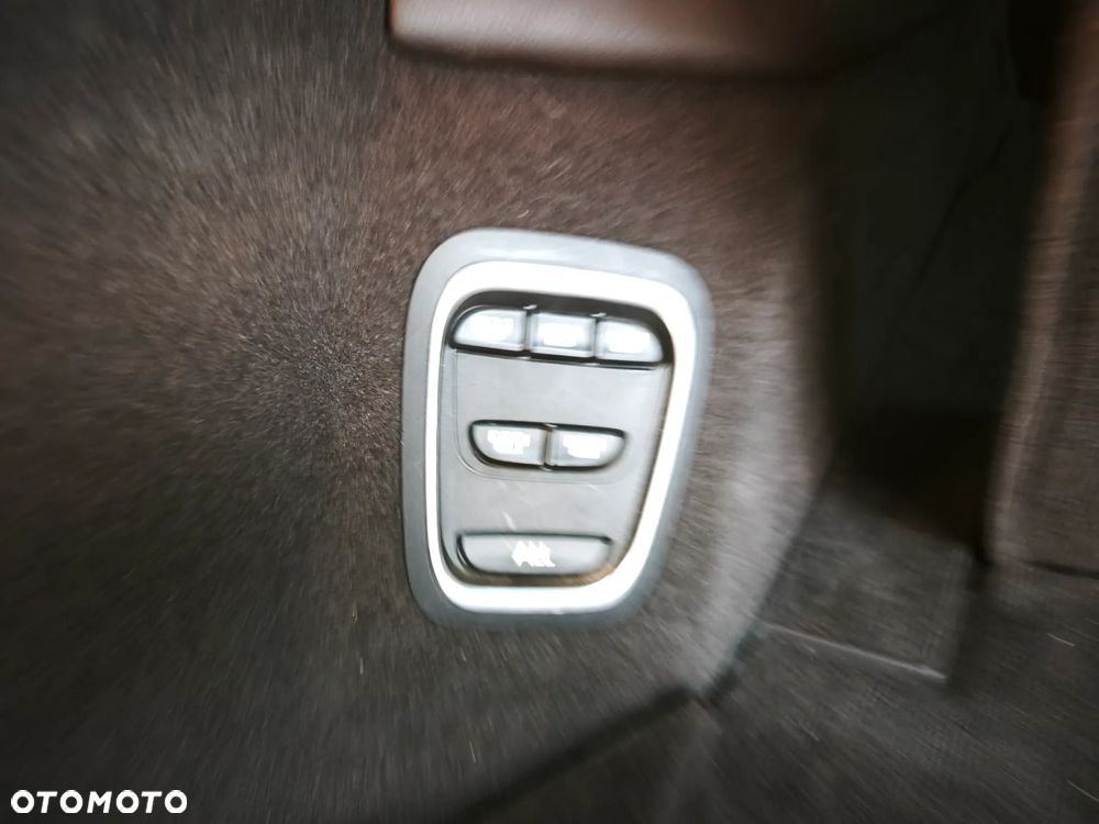 Renault Espace 1.6 TCE Initiale Paris EDC 7os - 24