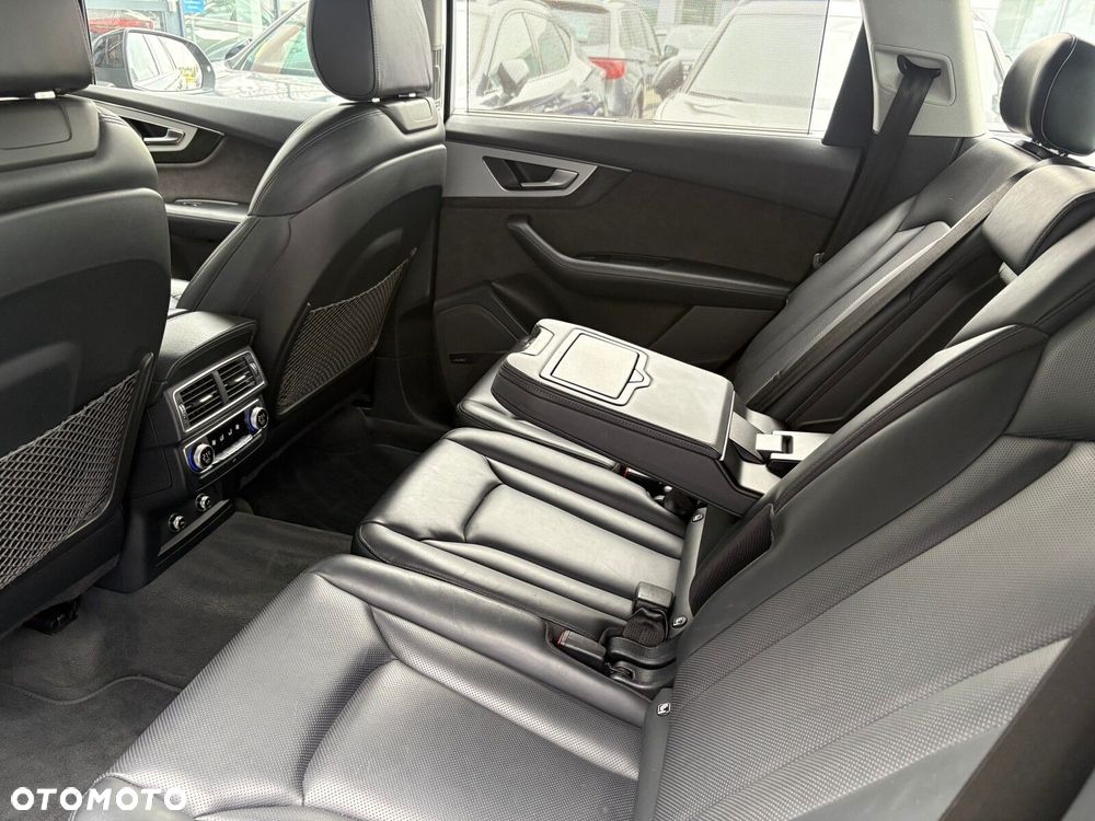 Audi Q7 - 17