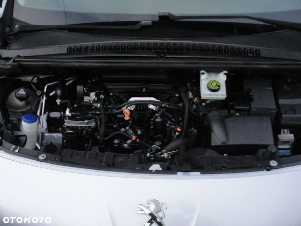 Peugeot 3008 HDi 150 Allure - 17