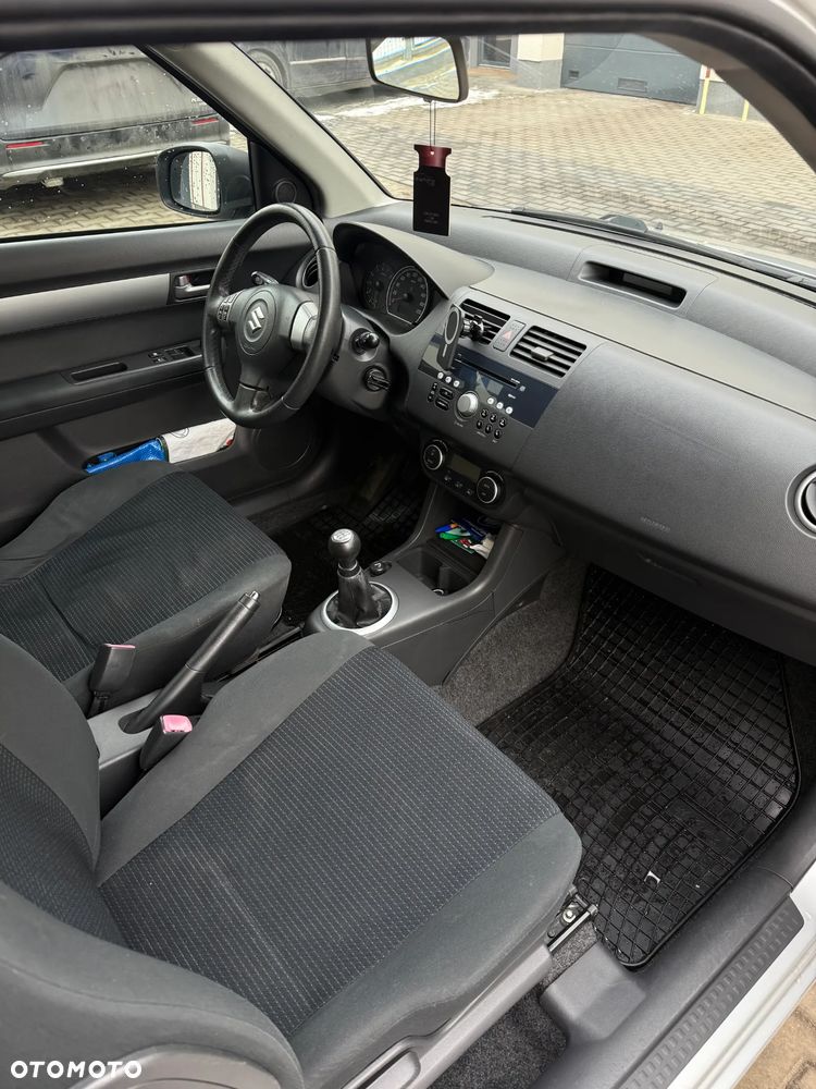Suzuki Swift 1.3 GC - 10