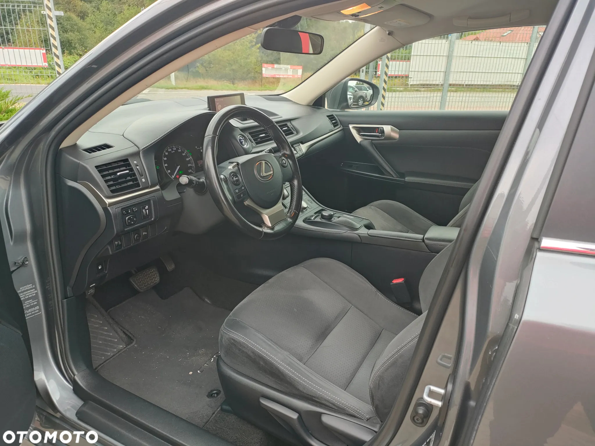 Lexus CT - 15