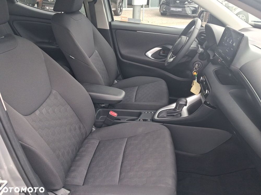 Toyota Yaris - 16