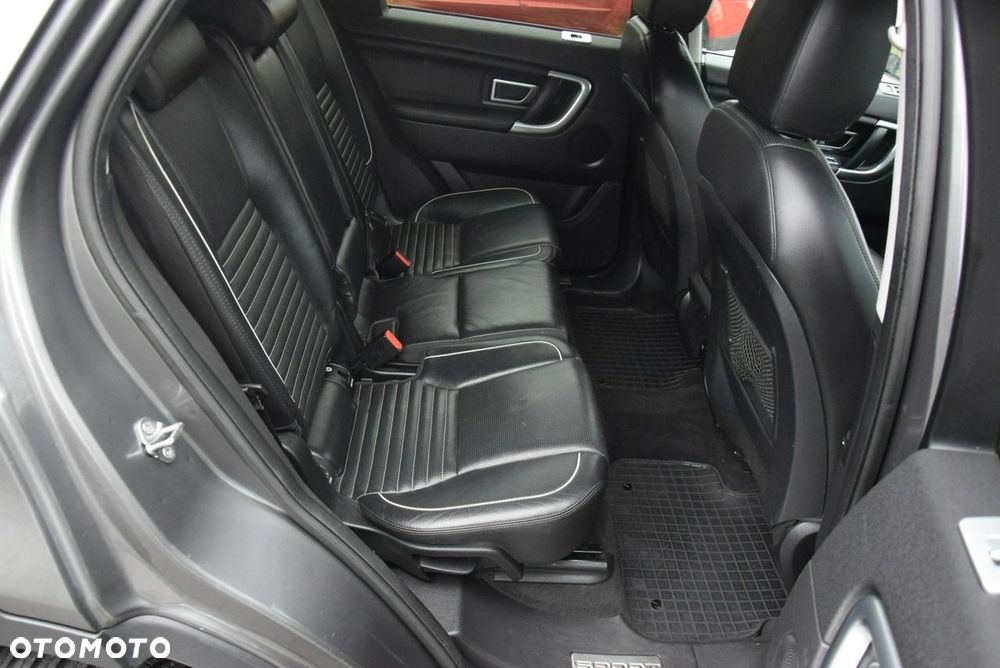 Land Rover Discovery Sport D150 R-Dynamic - 34