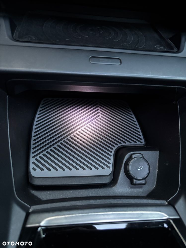 Citroën C4 PureTech 130 Stop&Start EAT8 SHINE - 32