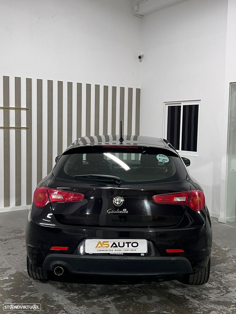 Alfa Romeo Giulietta 1.6 JTDm Exclusive - 17