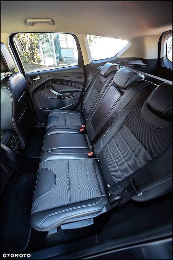 Ford Kuga - 32