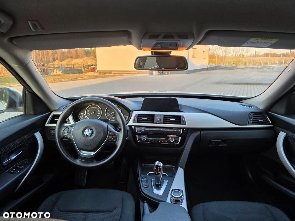 BMW Seria 3 320d - 22