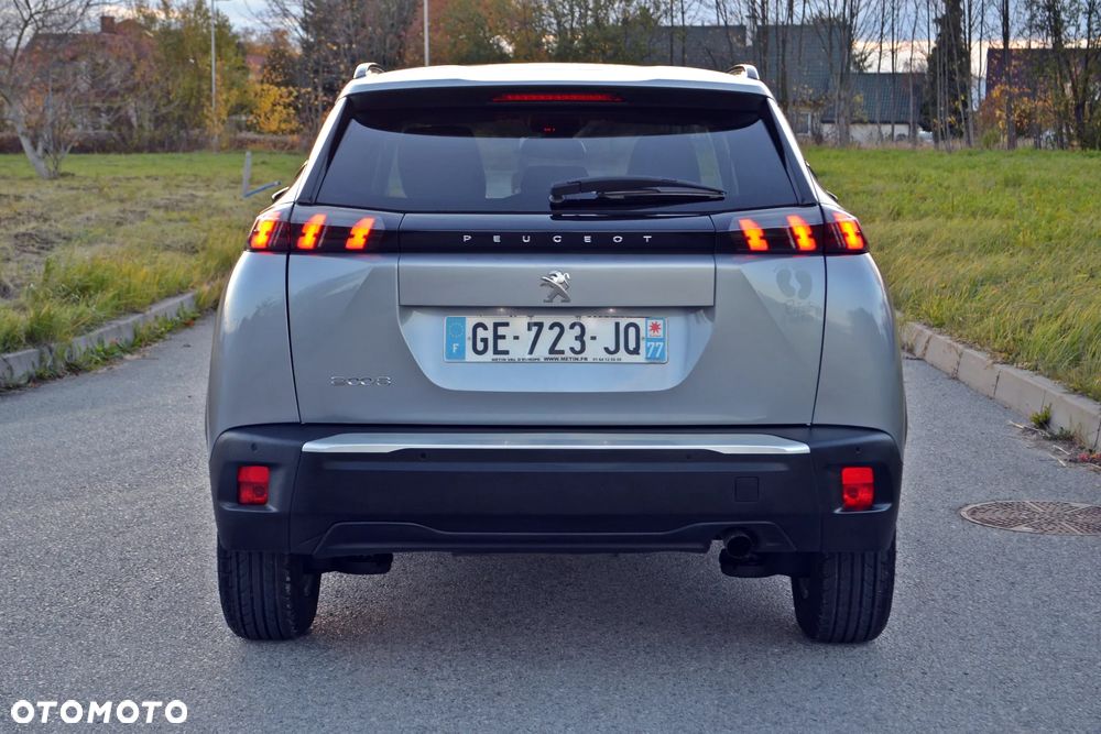 Peugeot 2008 - 8