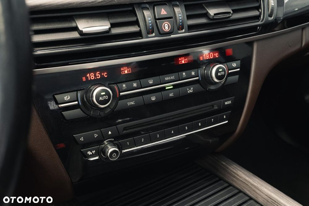 BMW X5 xDrive40d - 25