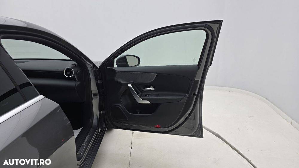 Mercedes-Benz A - 18