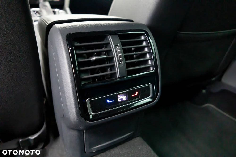 Volkswagen Passat Variant - 37
