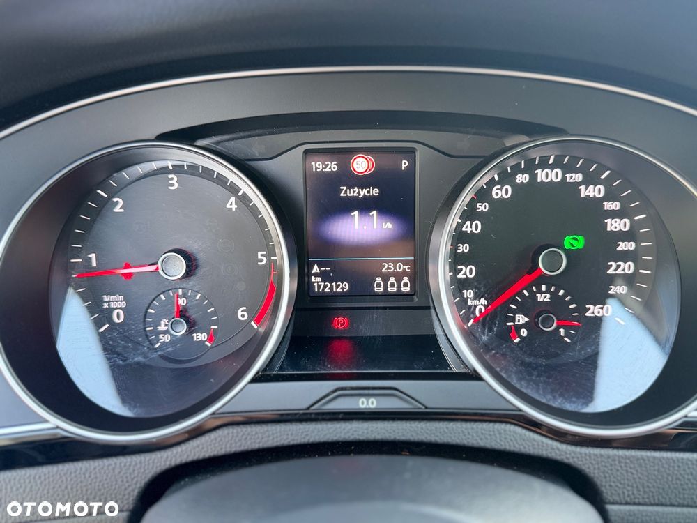 Volkswagen Passat - 29