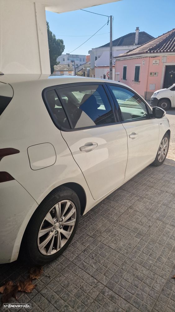 Peugeot 308 1.5 BlueHDi Style - 28