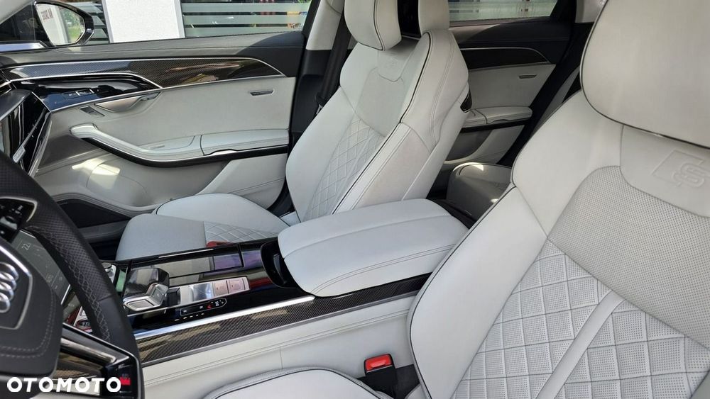 Audi S8 - 14