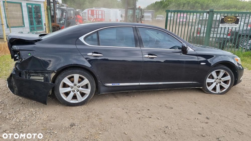 Lexus LS 600h Ambience h - 2