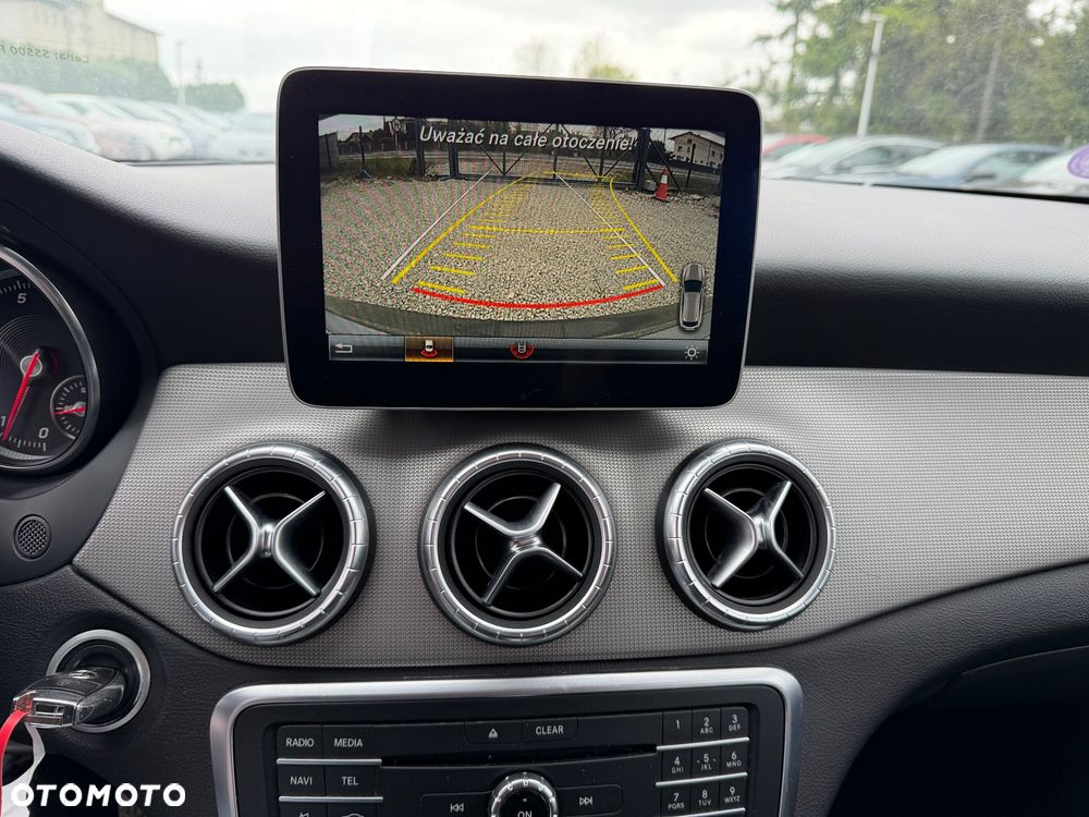 Mercedes-Benz CLA 180 Urban - 29