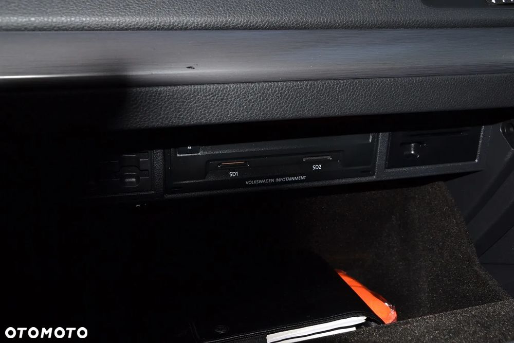 Volkswagen Golf Variant 1.6 TDI BMT Highline DSG - 32