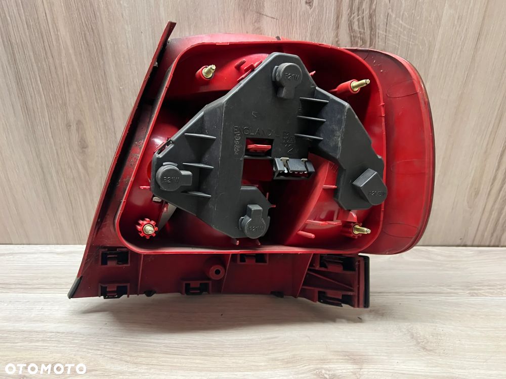 LAMPA TYLNA LEWA AUDI A4 B5 SEDAN - 2