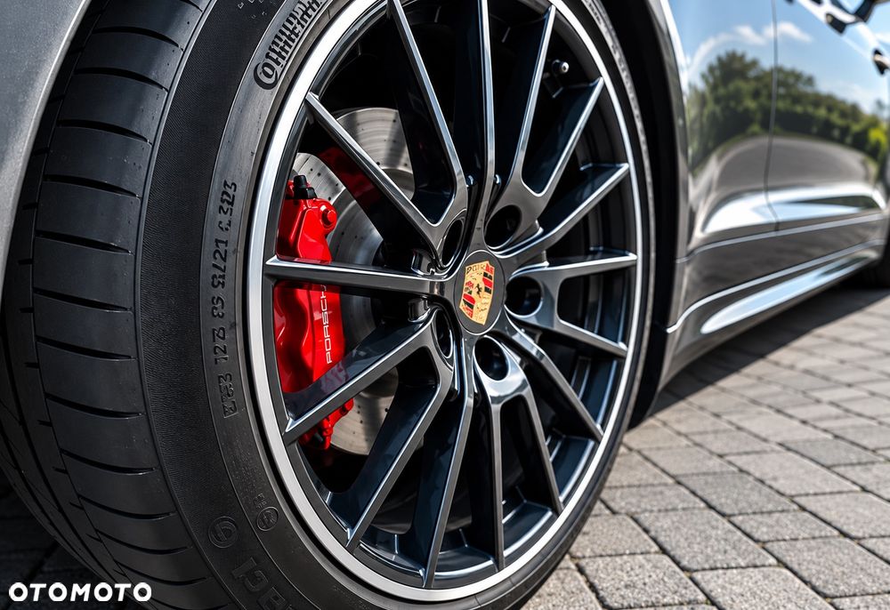 Porsche Panamera GTS - 4