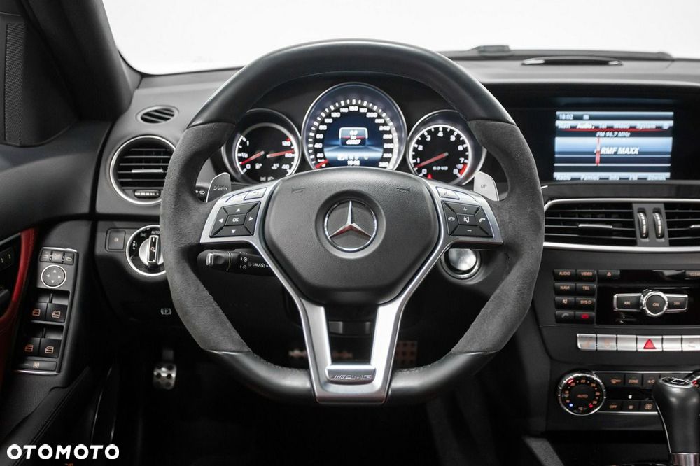 Mercedes-Benz Klasa C 63 AMG 7G-TRONIC Performance Plus SPORT EDITION - 29