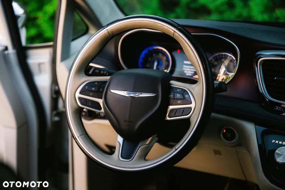 Chrysler Pacifica - 24