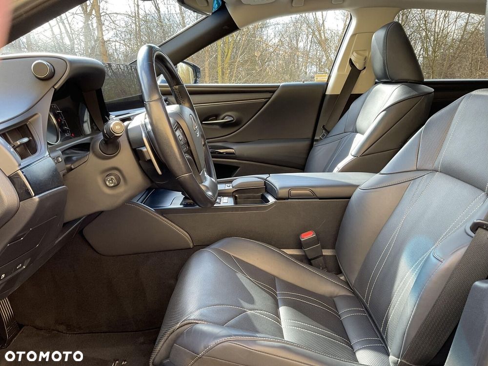 Lexus ES 300h Prestige - 11