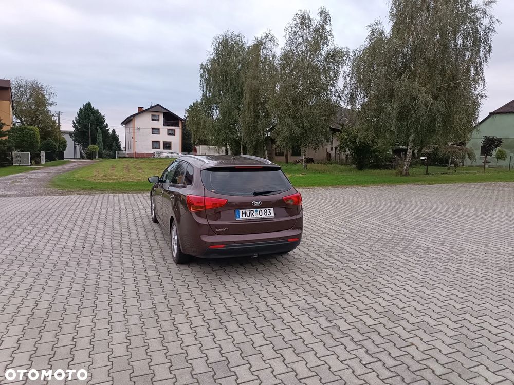 Kia Ceed 1.6 GDI Dream Team Edition - 5