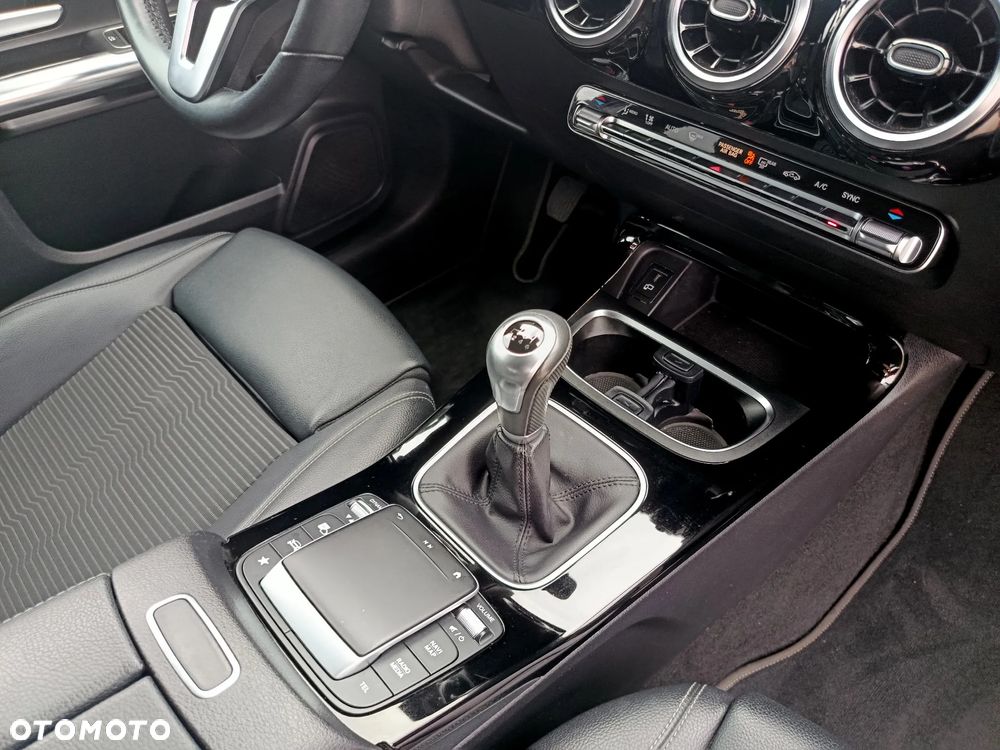 Mercedes-Benz Klasa B 160 Edition 2021 - 19