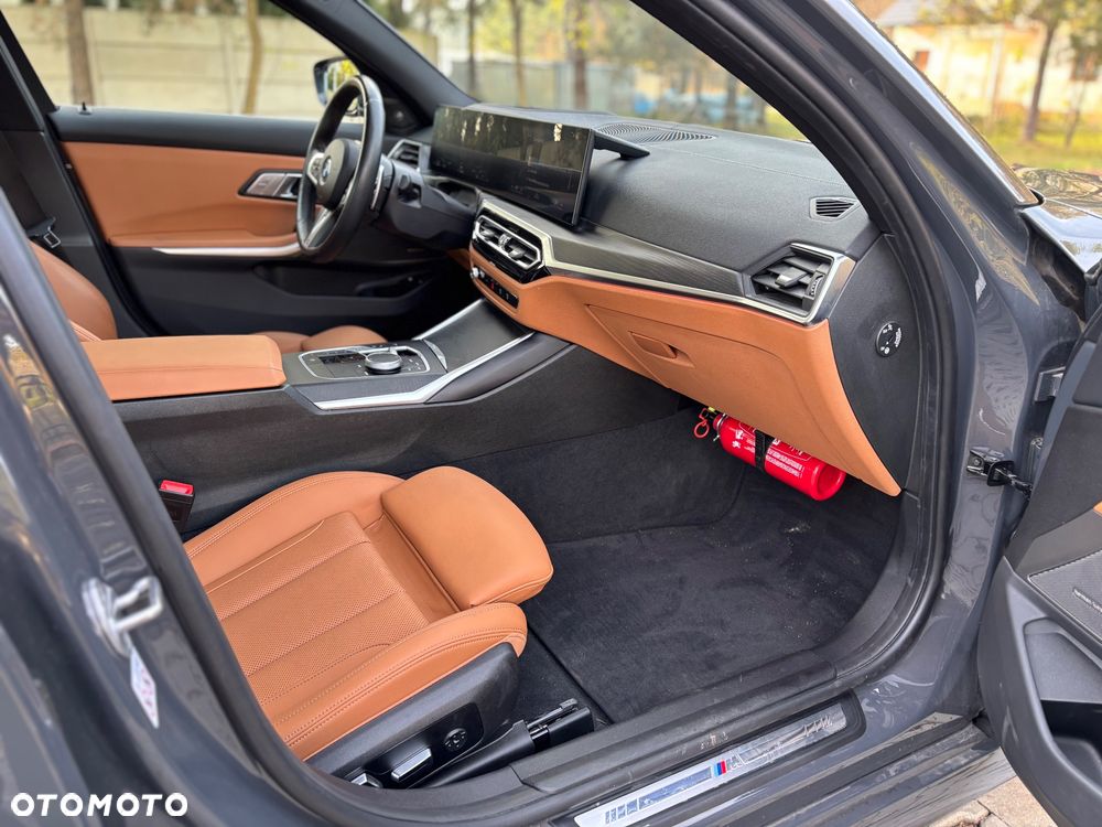 BMW Seria 3 330e PHEV M Sport sport - 29