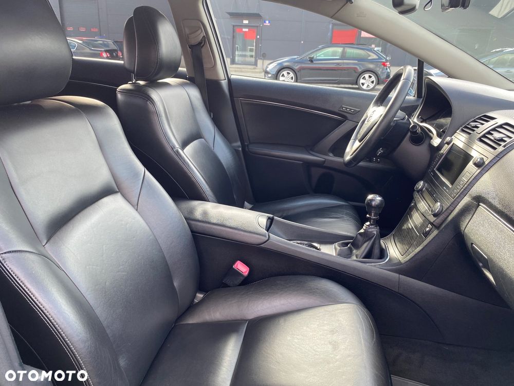 Toyota Avensis 2.2 D-4D Prestige - 25