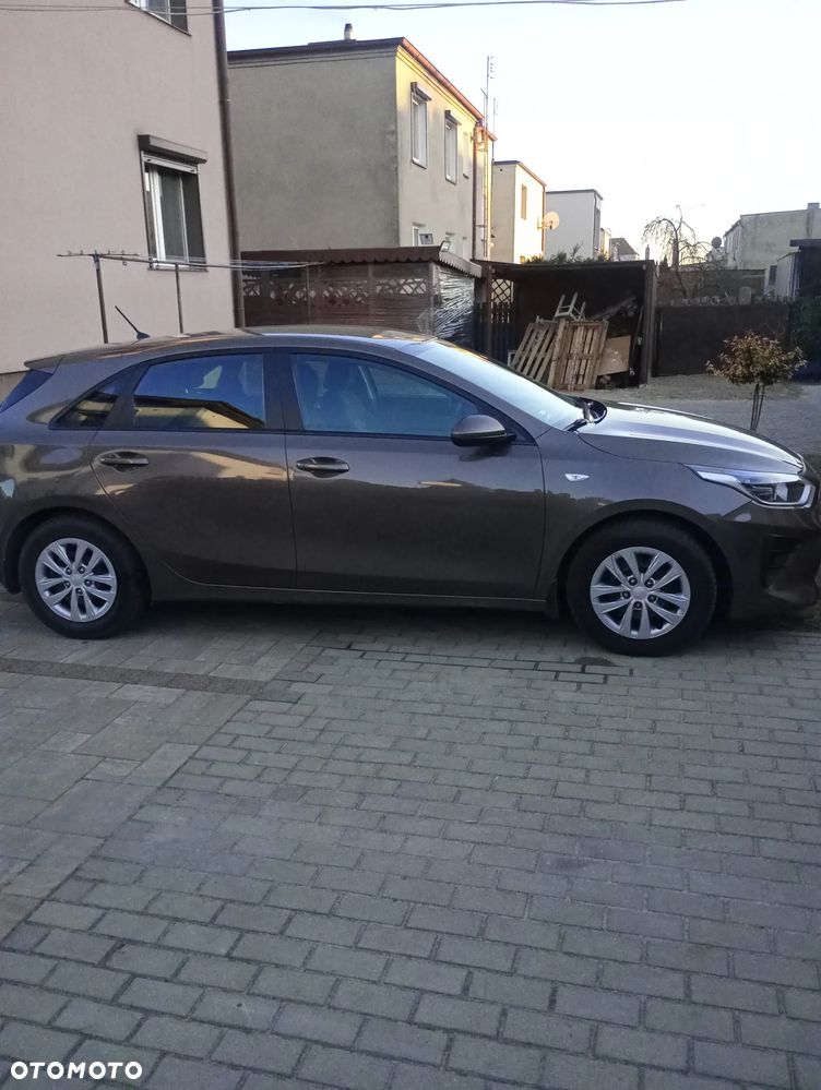 Kia Ceed 1.4 L - 5