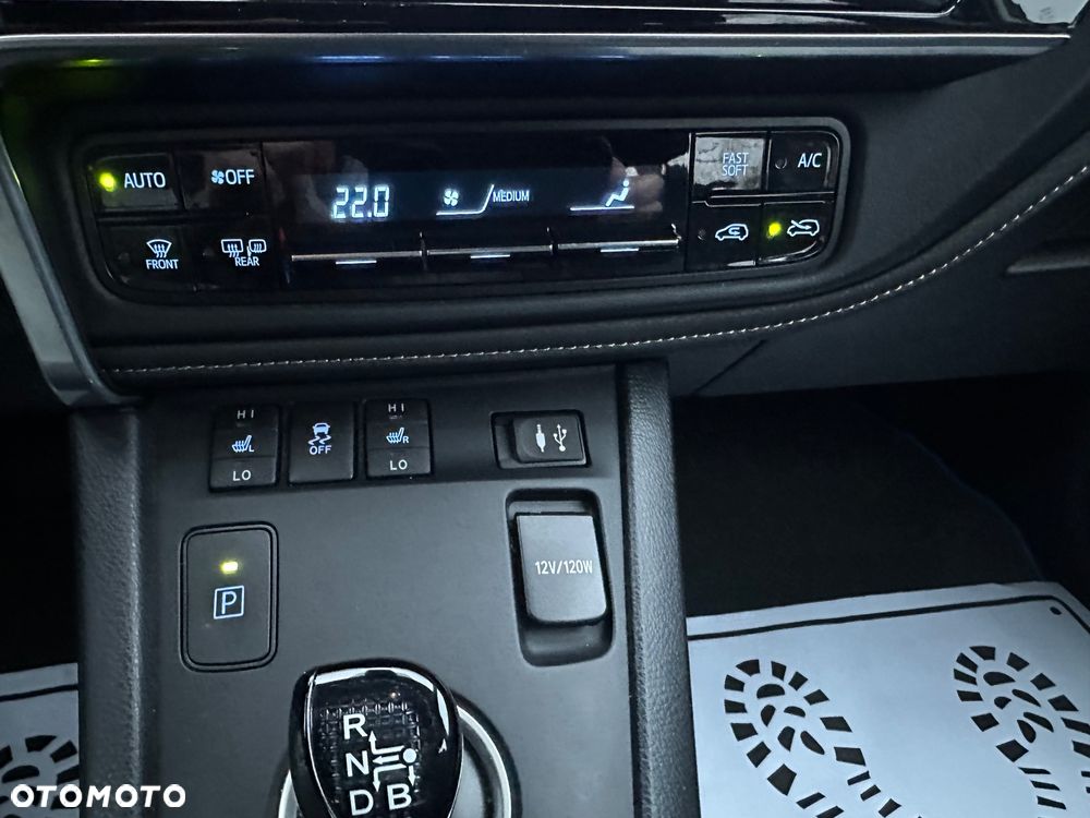 Toyota Auris 1.8 HSD Prestige - 30