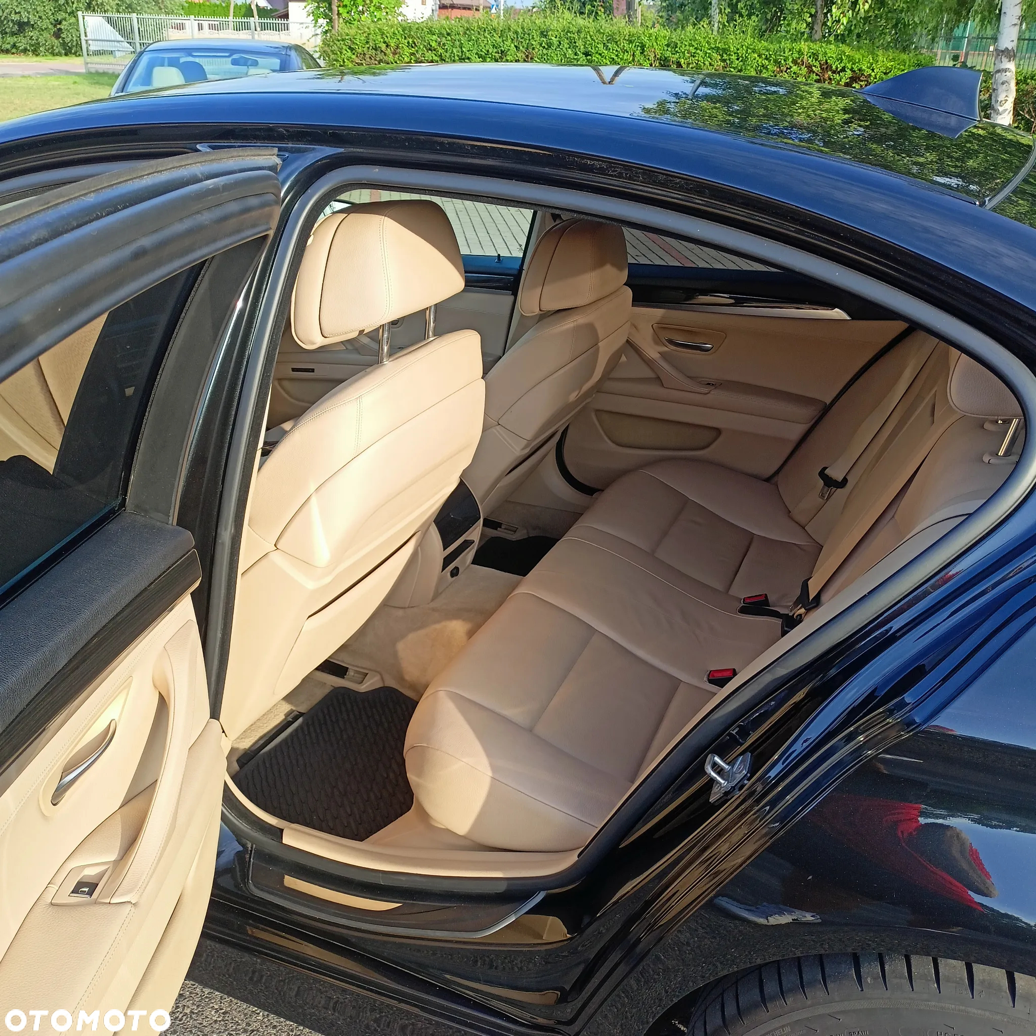 BMW Seria 5 525d xDrive - 11