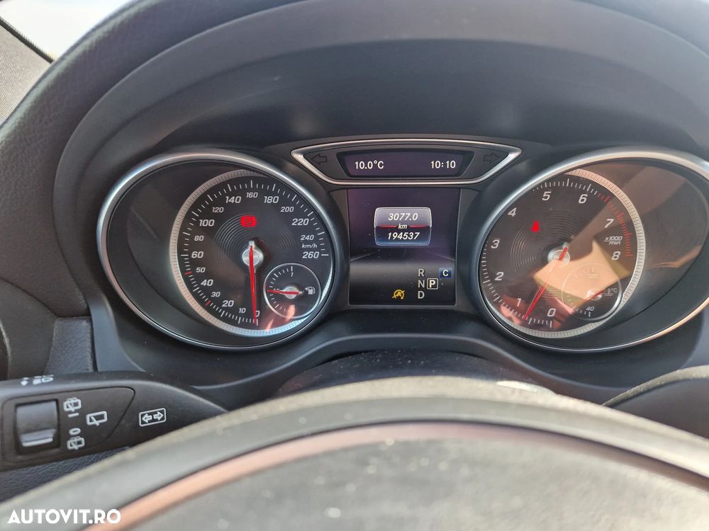 Mercedes-Benz GLA - 27