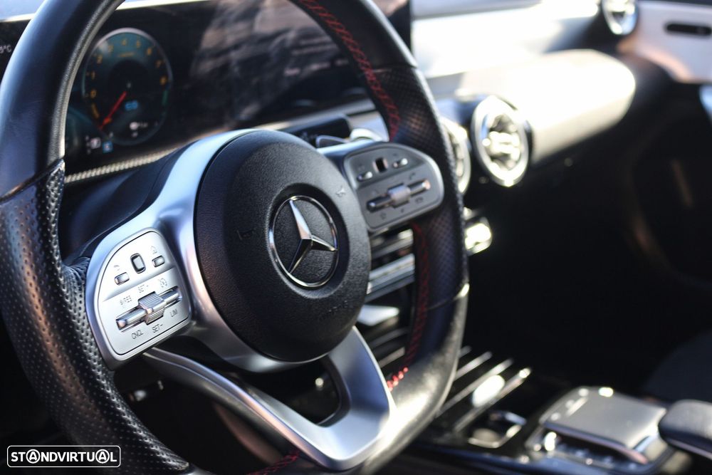 Mercedes-Benz A 250 Limousine e AMG Line - 22