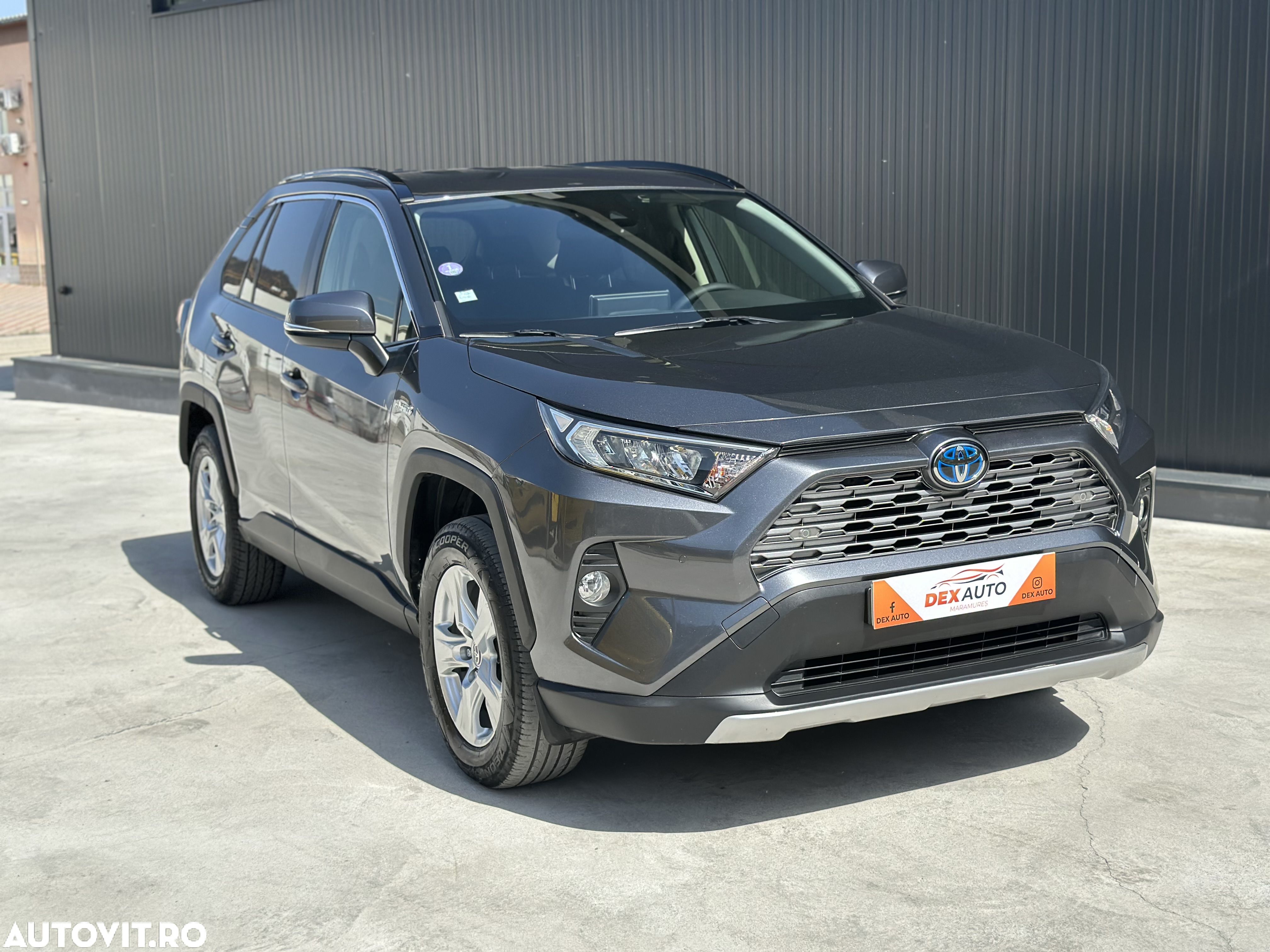 Toyota RAV4 - 1