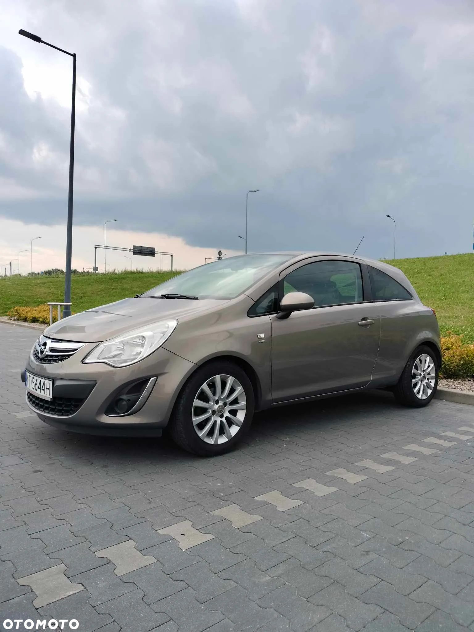 Opel Corsa - 1