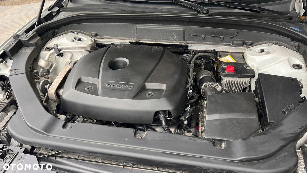 Volvo XC 60 T4 R-Design - 18