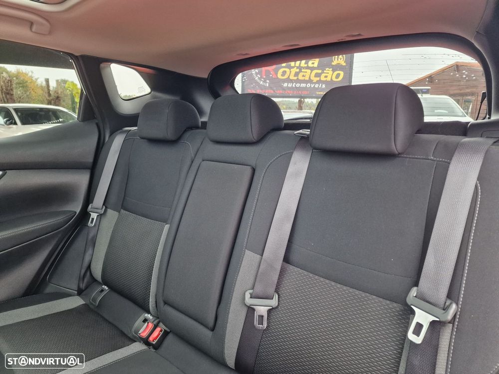 Nissan Qashqai 1.5 dCi N-Connecta DCT - 13
