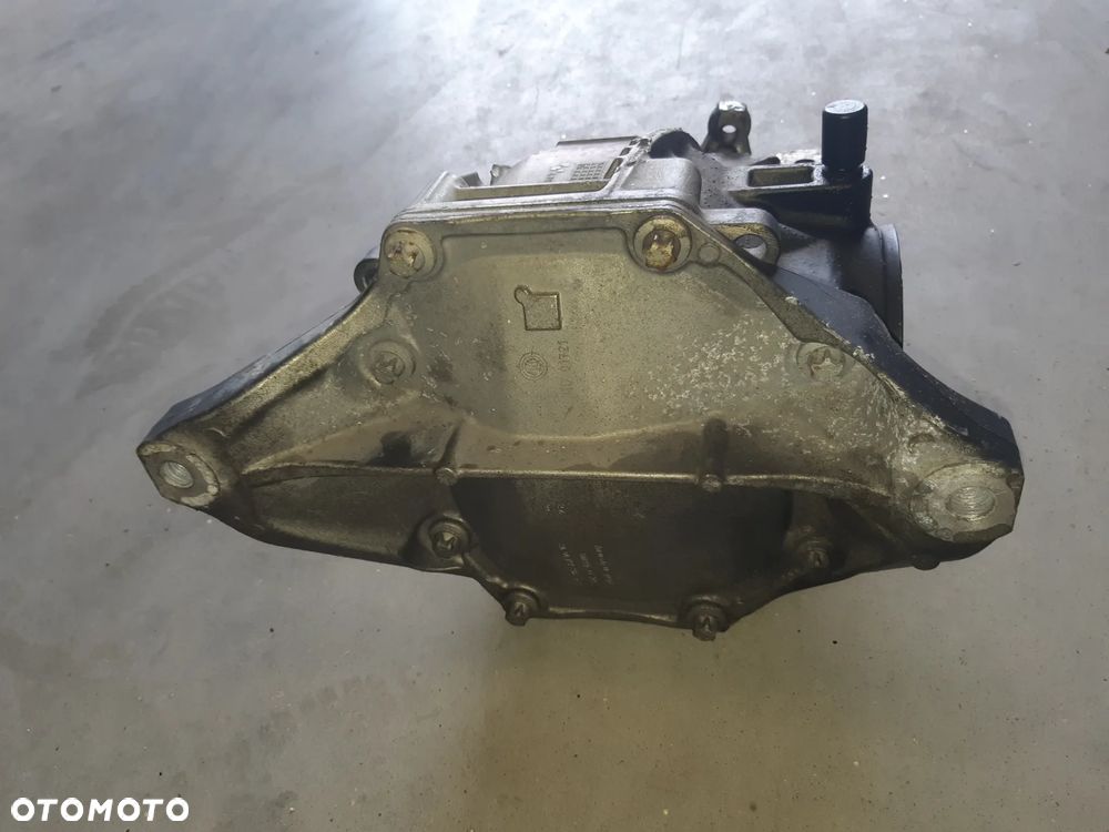 MOST DYFER DYFERENCJAŁ MERCEDES C KLASA W205 A2053503819 2.474 - 3
