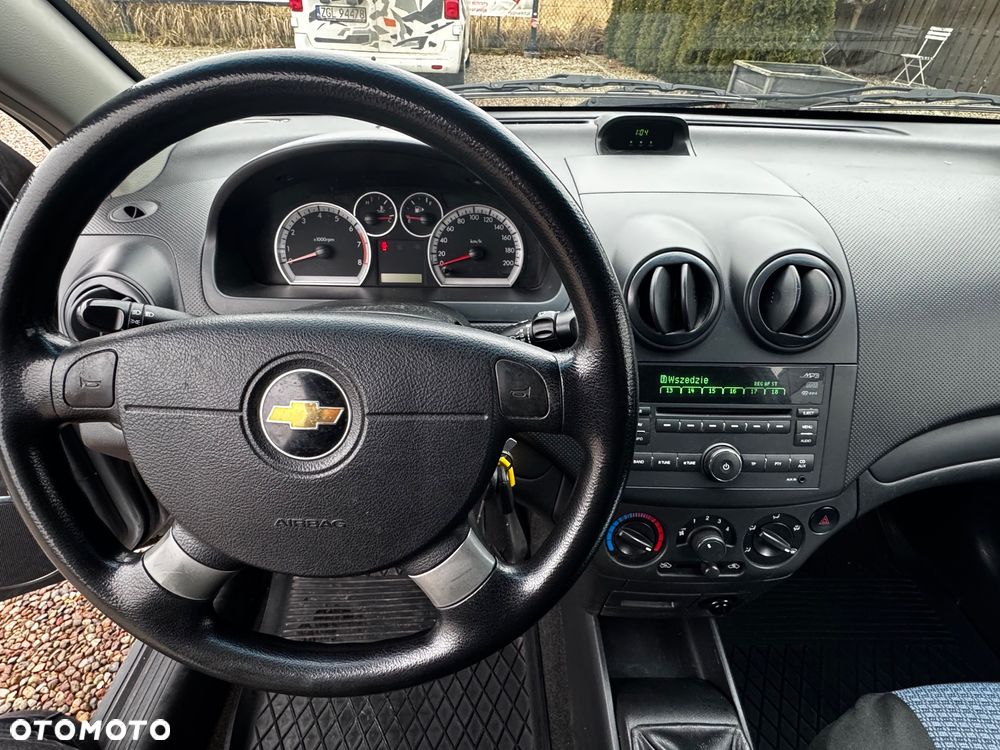 Chevrolet Aveo 1.2 16V Base - 21