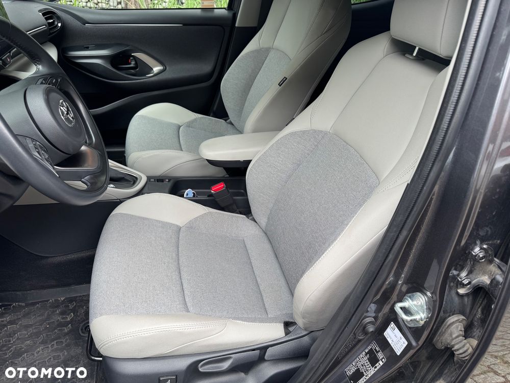 Toyota Yaris Hybrid 1.5 Executive - 14