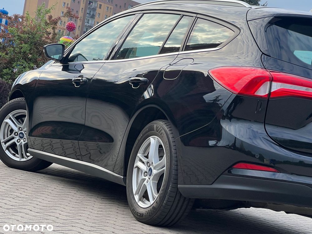 Ford Focus SW 1.0 EcoBoost Titanium - 8