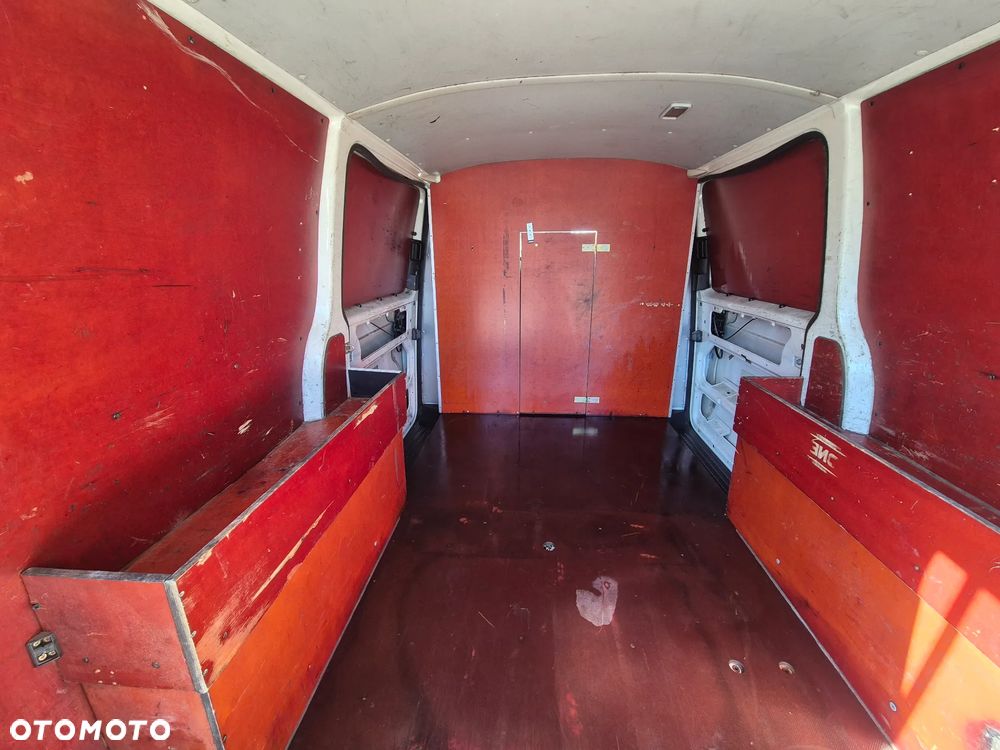 Volkswagen Transporter - 21