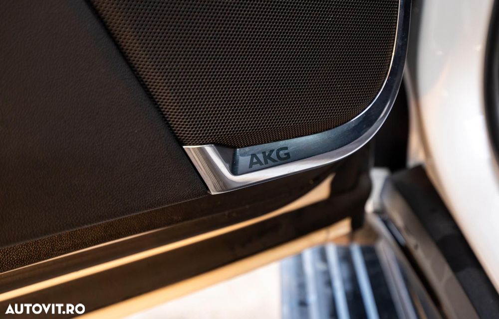 Cadillac Escalade - 32